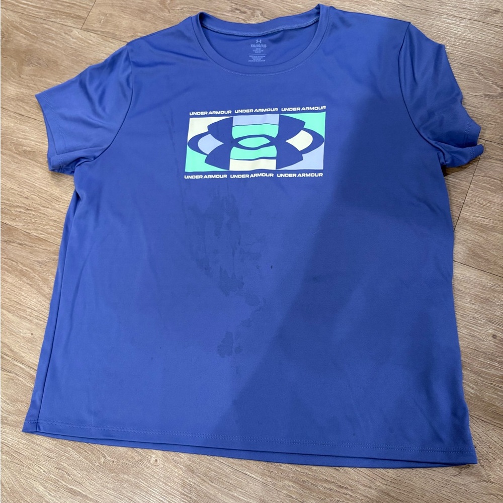 5/$25 Under Armour Blue T-Shirt. Make a bundle.